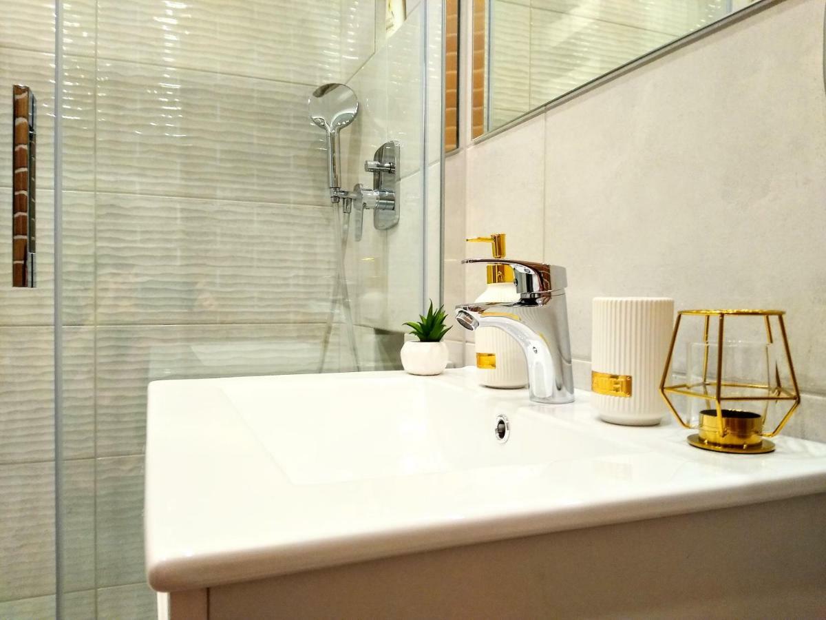 Chill & Explore By Cooee Apartments Warsaw Luaran gambar
