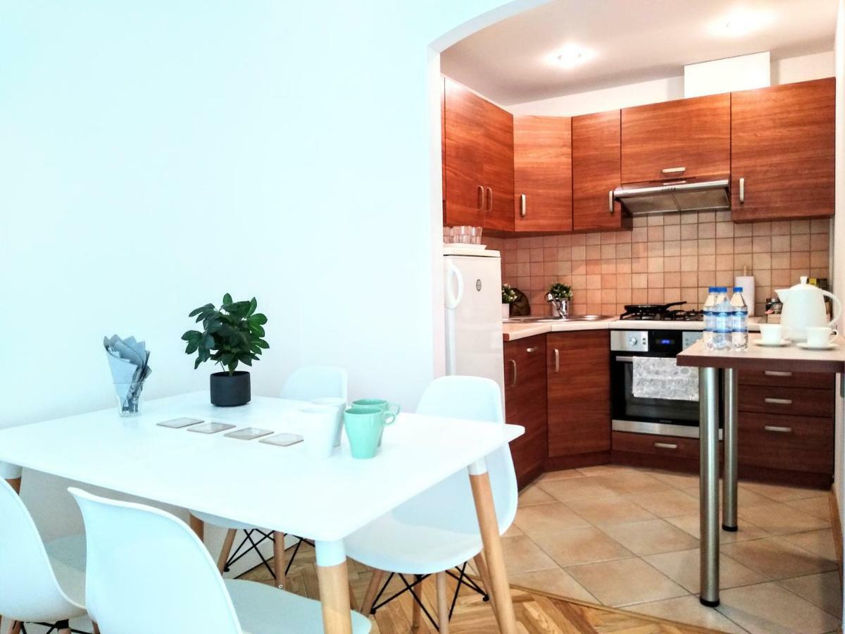 Chill & Explore By Cooee Apartments Warsaw Luaran gambar