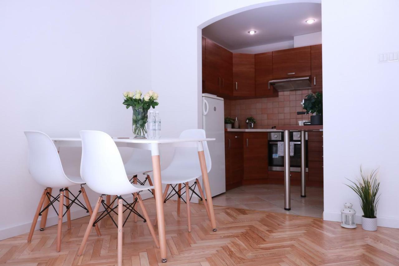 Chill & Explore By Cooee Apartments Warsaw Luaran gambar
